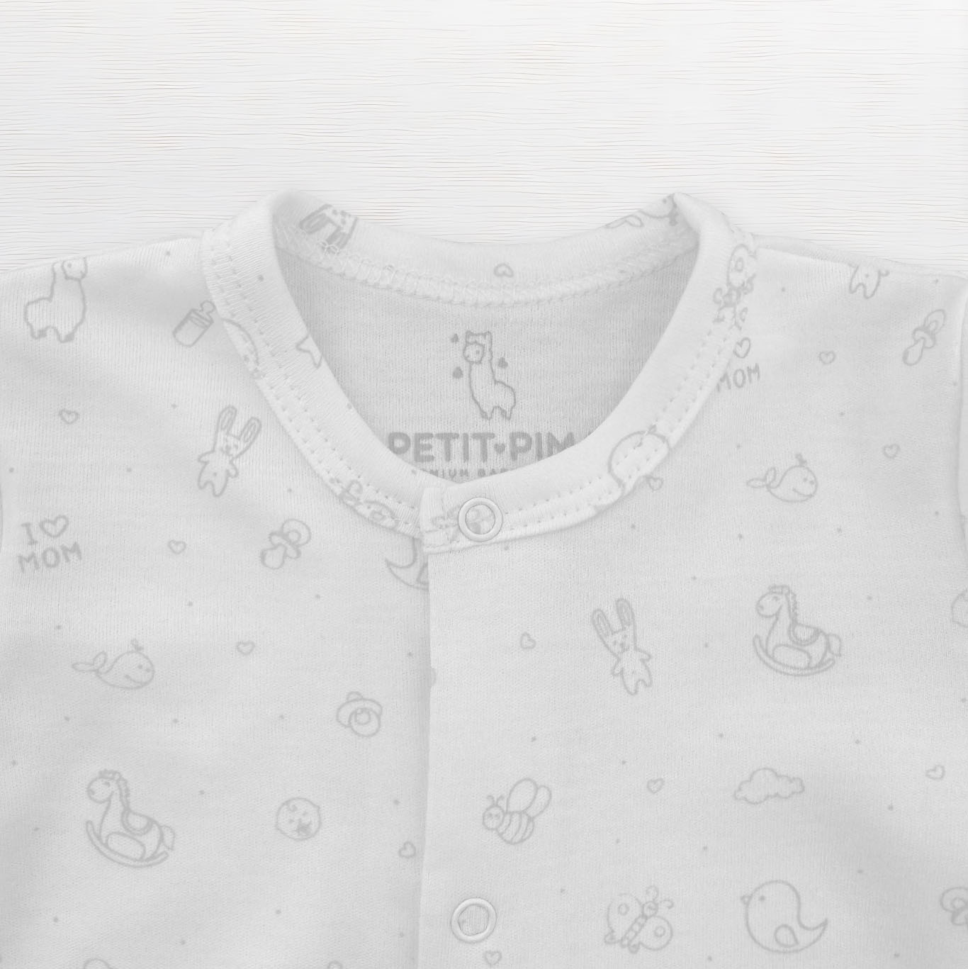Pijama con broche - llamas