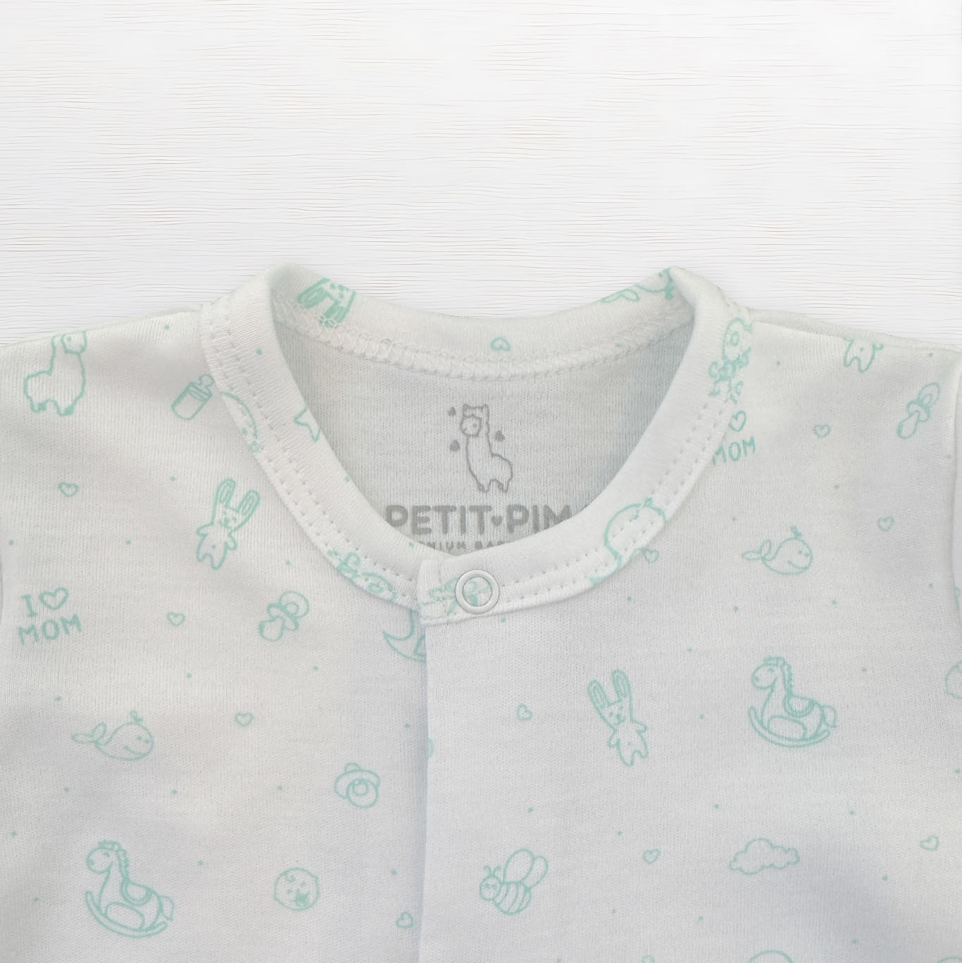 Pijama con broche - llamas