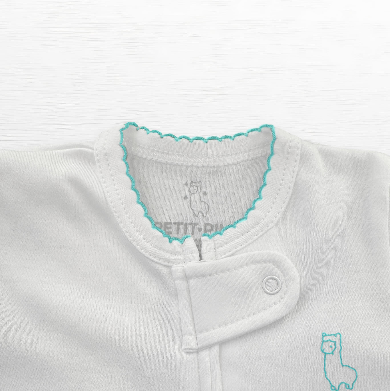 Pijama con cierre blanco